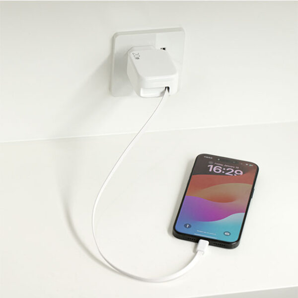 20W Wall Charger with Retractable Cable - Image 7